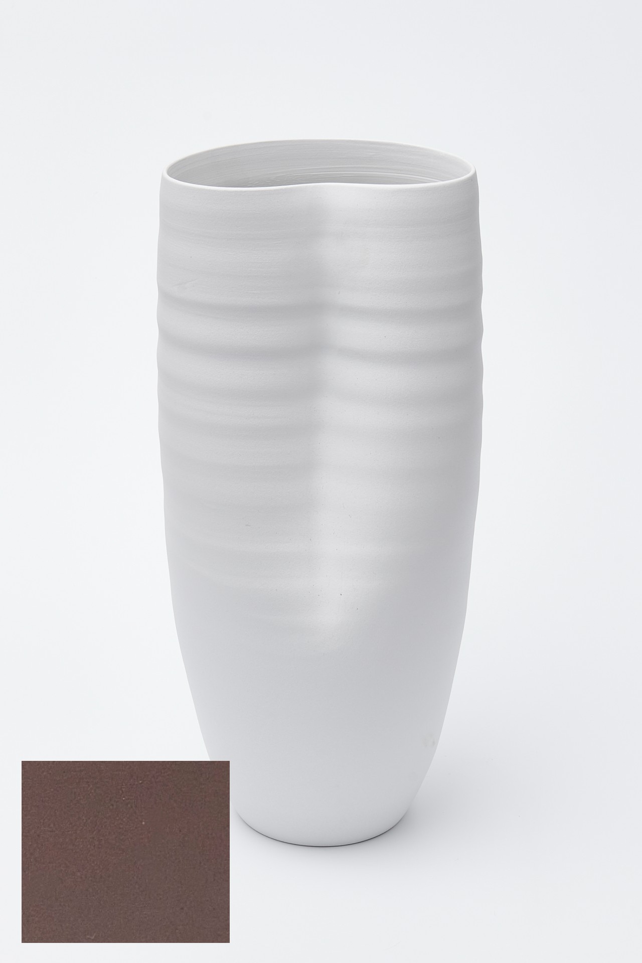 Celtic dented vase XL – dark brown